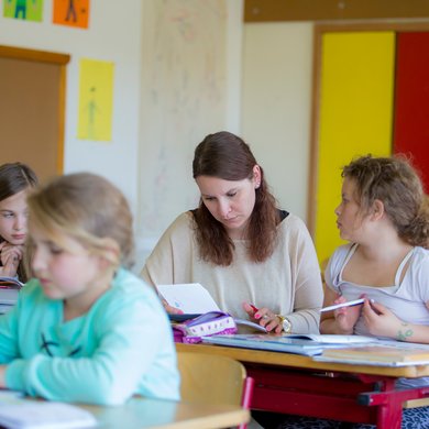 Hausaufgaben im Schülerhort der Clara-Fey-Tagesstätten in Schongau