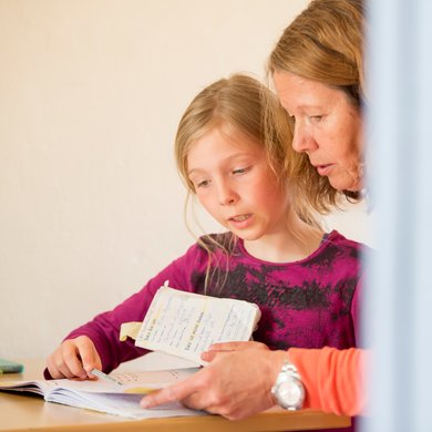 Hausaufgaben im Schülerhort der Clara-Fey-Tagesstätten in Schongau